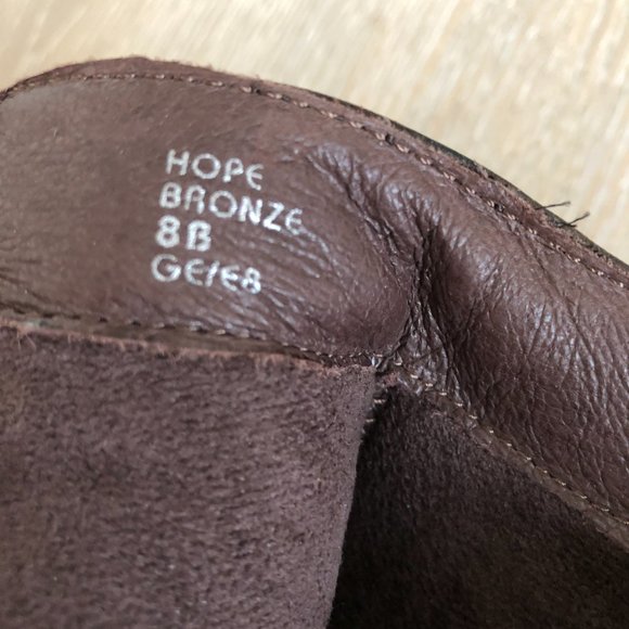 NWOT Earth "Hope" Bronze Leather Heeled Booties - Picture 10 of 11
